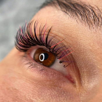 Авторские техники наращивания ресниц
                    Салон красоты Olevi studio Варшава