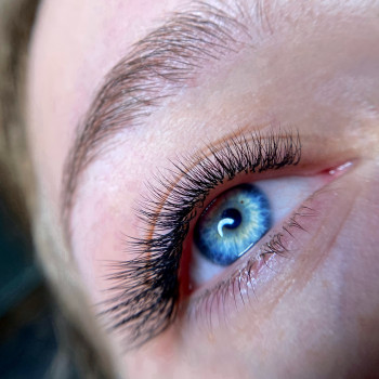 Авторские техники наращивания ресниц
                    Салон красоты Olevi studio Варшава