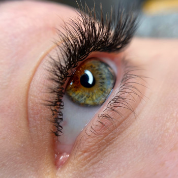 Авторские техники наращивания ресниц
                    Салон красоты Olevi studio Варшава