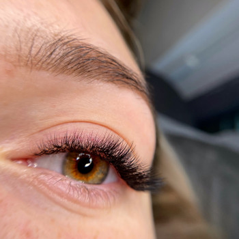 Авторские техники наращивания ресниц
                    Салон красоты Olevi studio Варшава