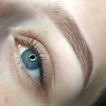 Моделирование бровей (архитектура +окрашивание, коррекция)
                    Salon piękności Olevi studio Warszawa