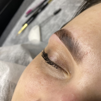 Ламинирование бровей + коррекция + окрашивание
                    Салон красоты Olevi studio Варшава