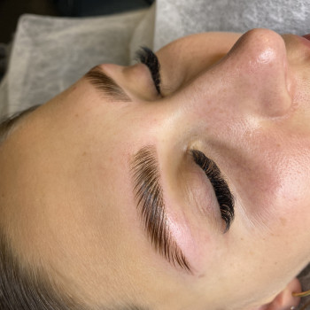 Ламинирование бровей + коррекция + окрашивание
                    Салон красоты Olevi studio Варшава