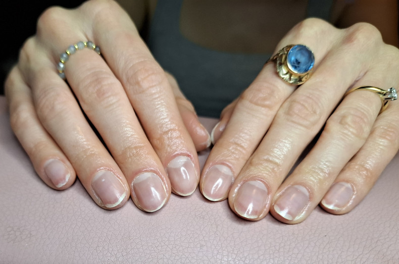 Manicure japoński
                    Мастер маникюра Olena Mishuk Варшава