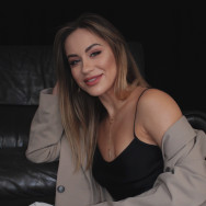 Kosmetolog-estetyk Elena Korneychuk on Barb.pro