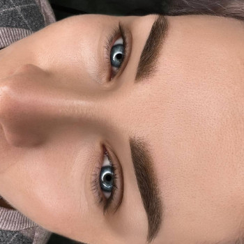 Перманентный макияж бровей в технике «Пудровые брови»