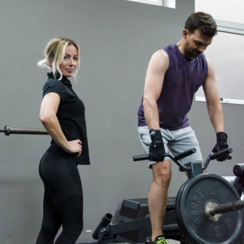 Прогрессия нагрузки и грамотное восстановление.