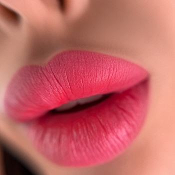 Межресничный татуаж с растушевкой