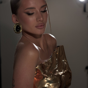 Luxury Makeup & Hair Artist ✨ Элегантные, стойкие и фотогеничные образы для свадеб, VIP мероприятий, съёмок и fashion-индустрии.
                    Визажист Viktoriia Shulha Рим