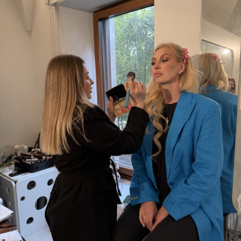 Luxury Makeup & Hair Artist ✨ Элегантные, стойкие и фотогеничные образы для свадеб, VIP мероприятий, съёмок и fashion-индустрии.
                    Визажист Viktoriia Shulha Рим