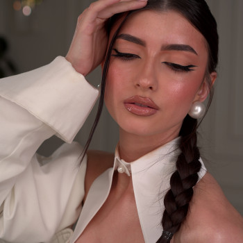 Luxury Makeup & Hair Artist ✨ Элегантные, стойкие и фотогеничные образы для свадеб, VIP мероприятий, съёмок и fashion-индустрии.
                    Визажист Viktoriia Shulha Рим