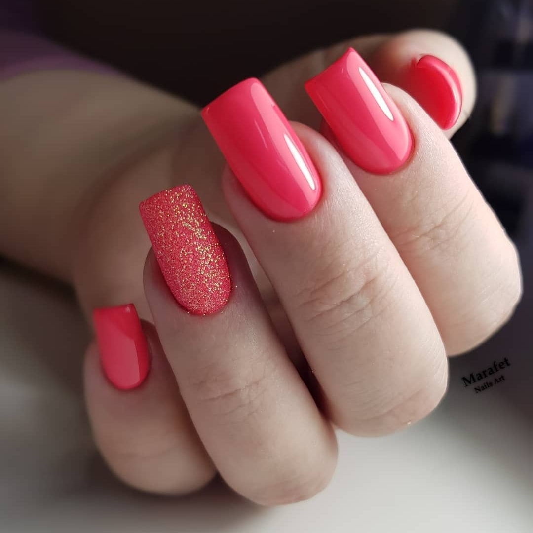 Coral Nails With Glitter