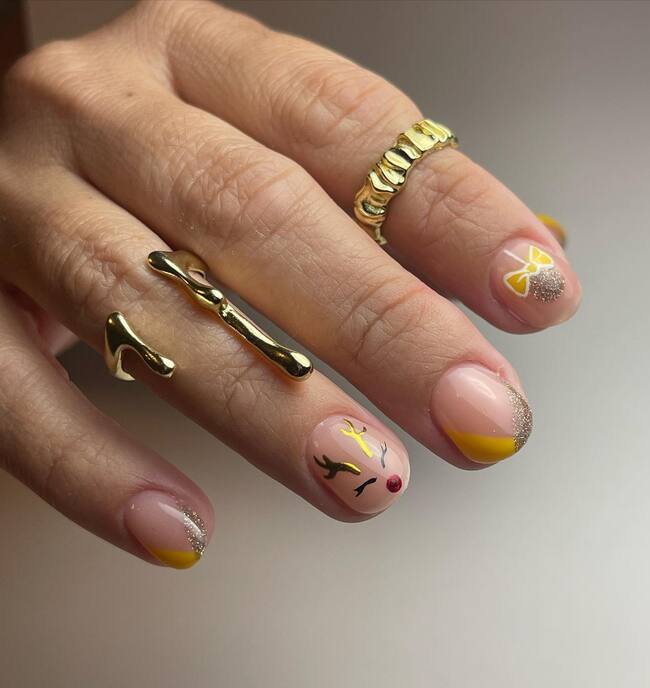 Short Nails with Deer Paintings
