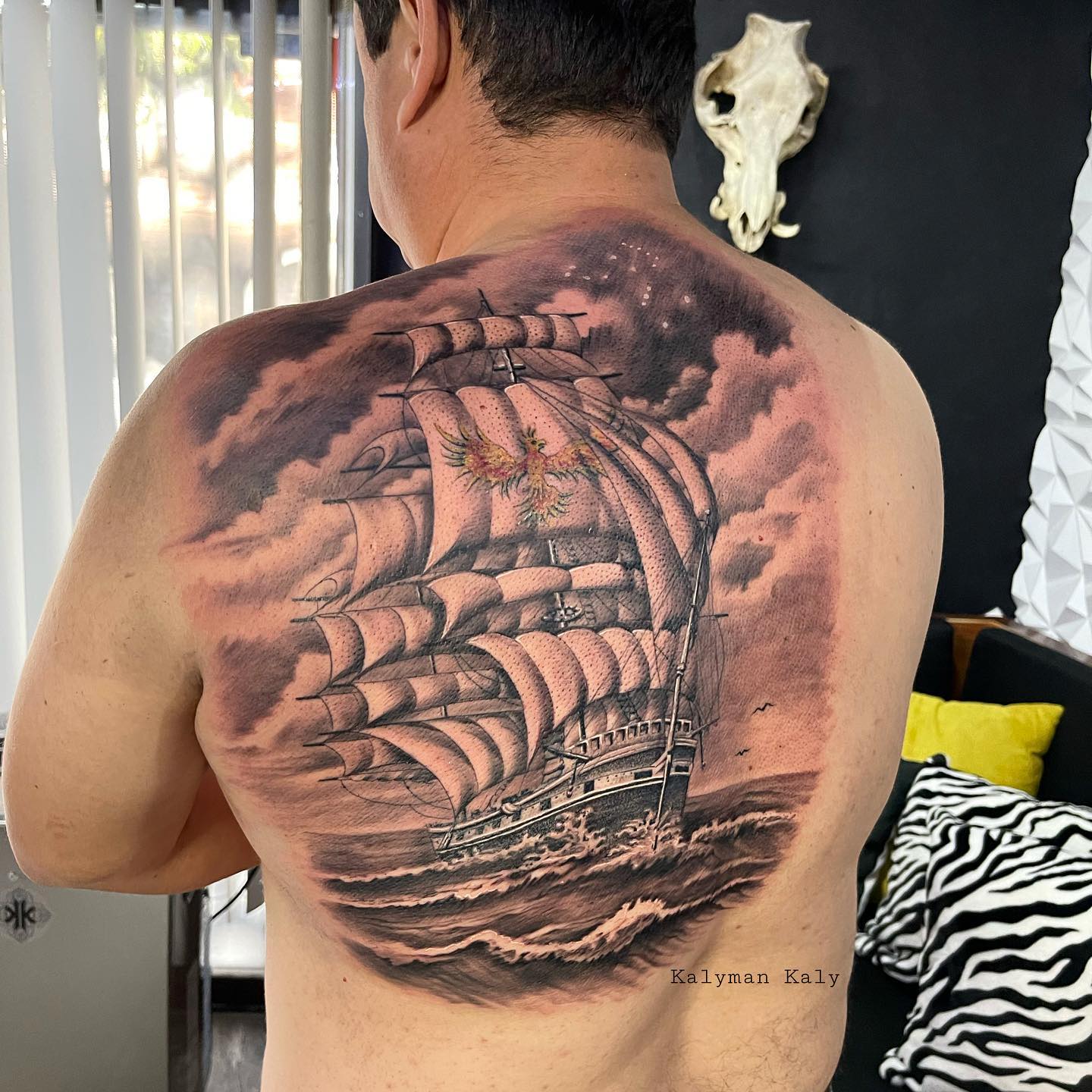 Tattoo „Schiff zurück“.