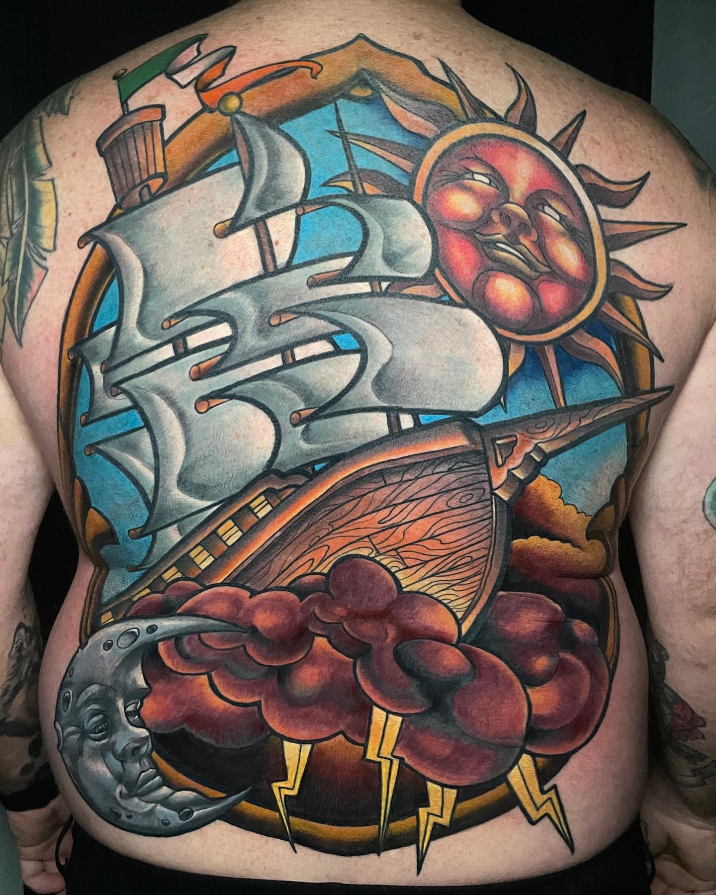 Tradycyjny tatuaż statku Krakena