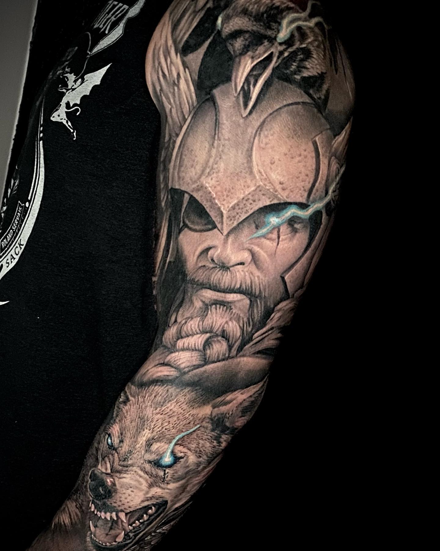 Nordisches Rabenwolf- und Odin-Tattoo