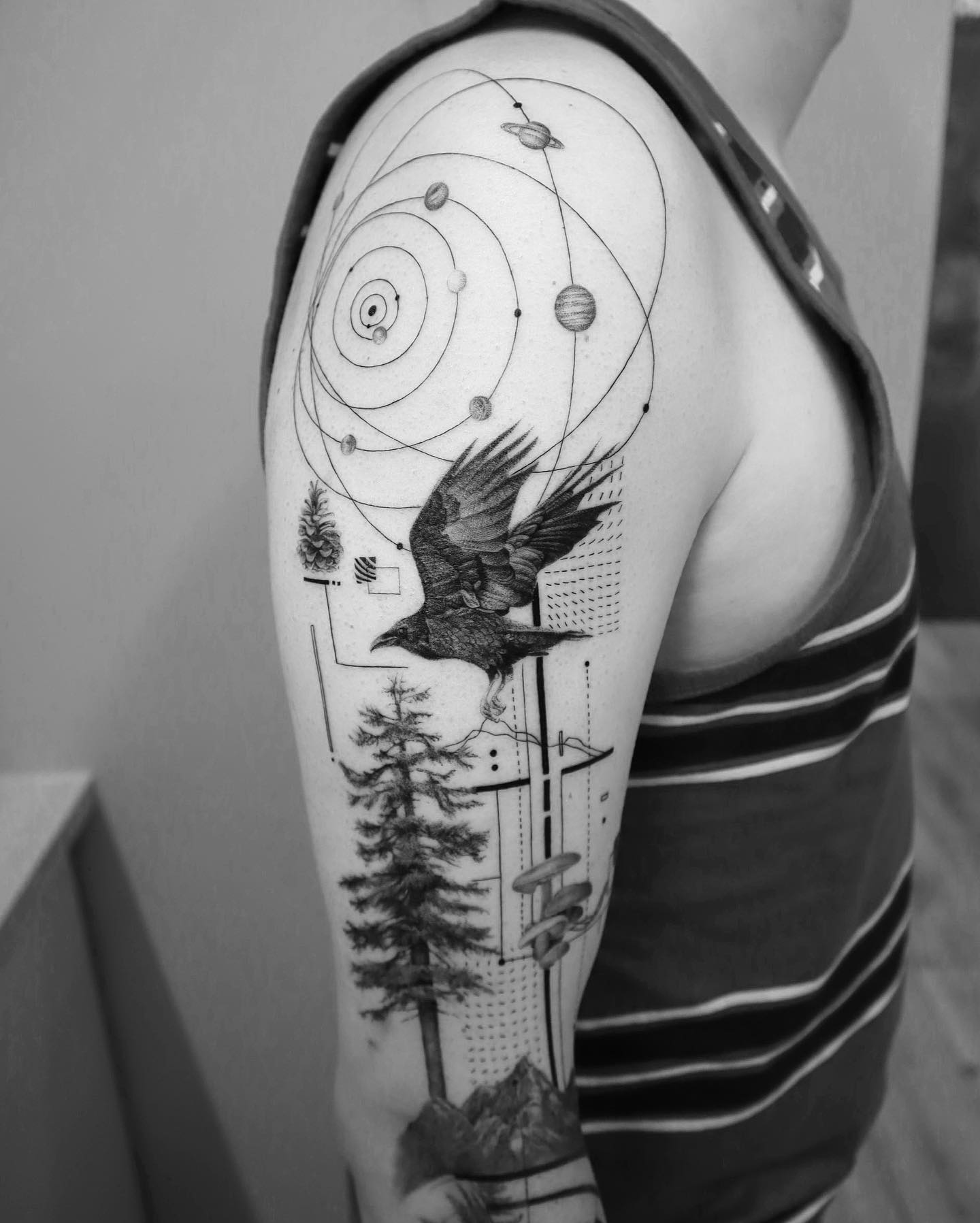 Magiczny nordycki tatuaż Raven
