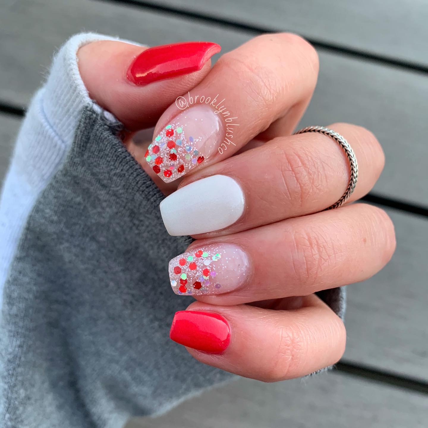 red and white nails design