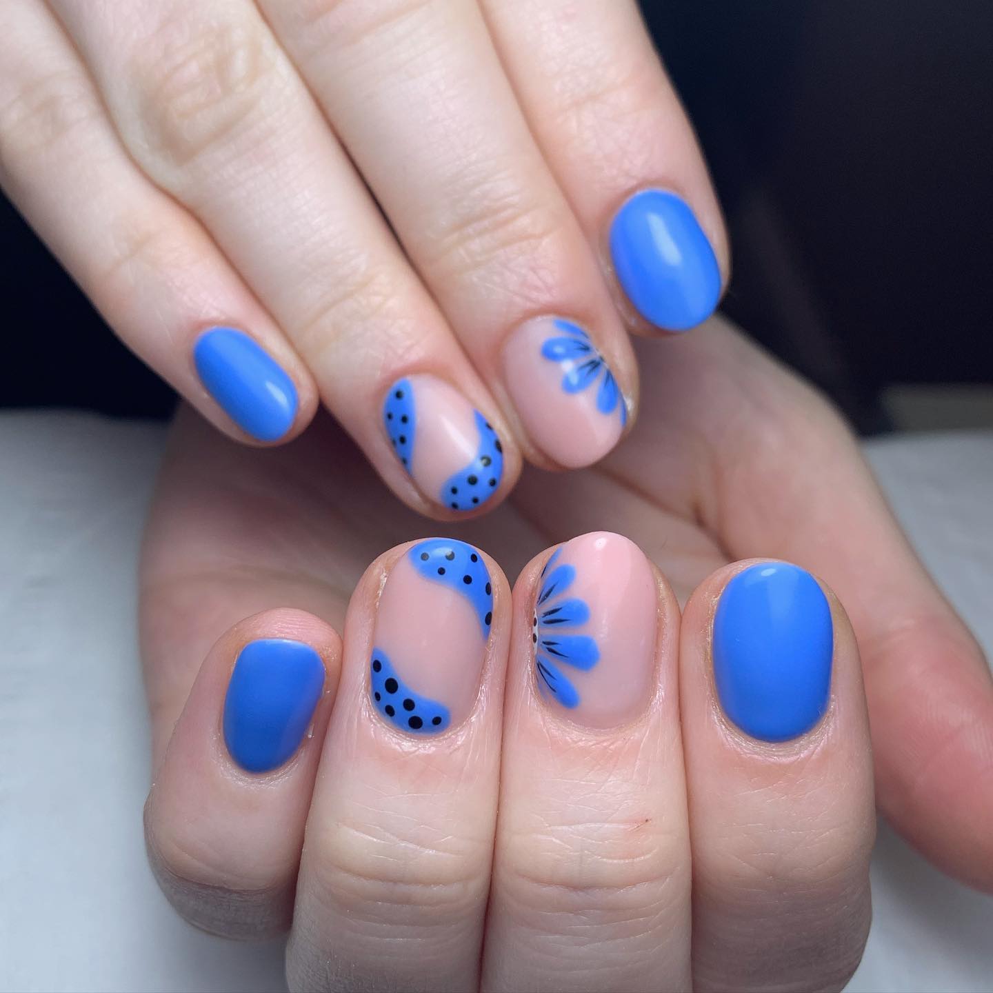 Синие весенние ногти