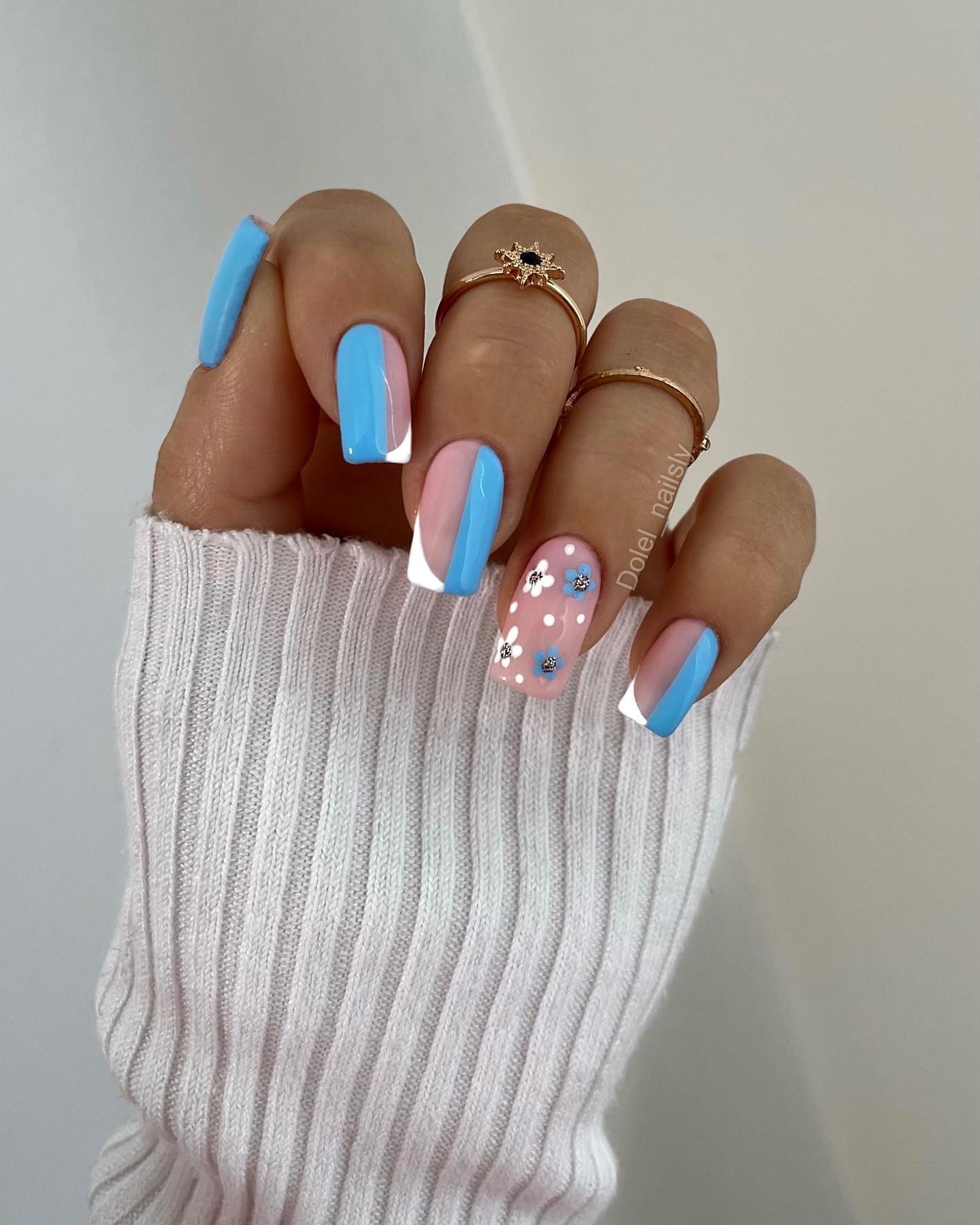 Spring square floral nails