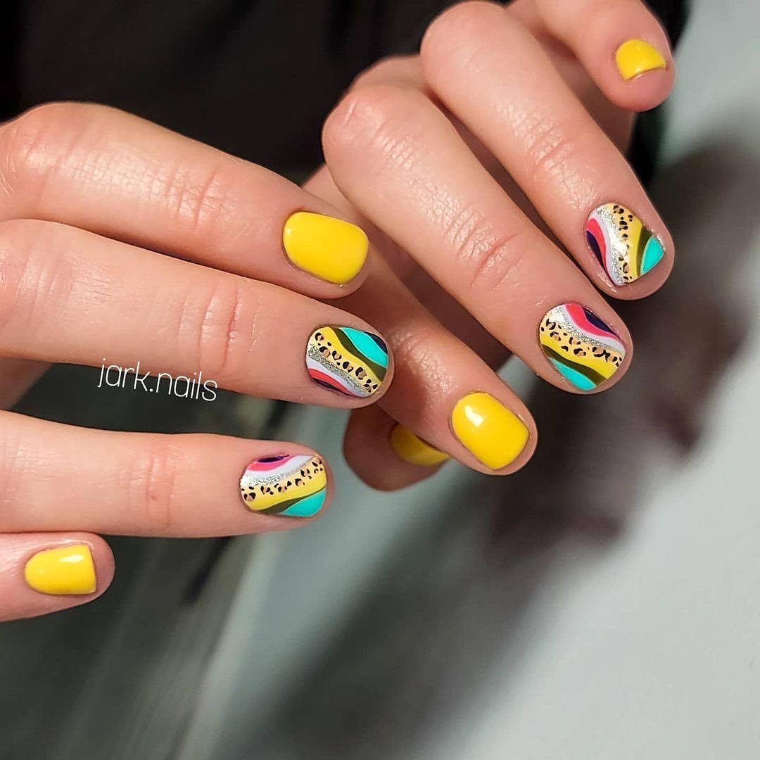 Yellow, turquoise and coral nails