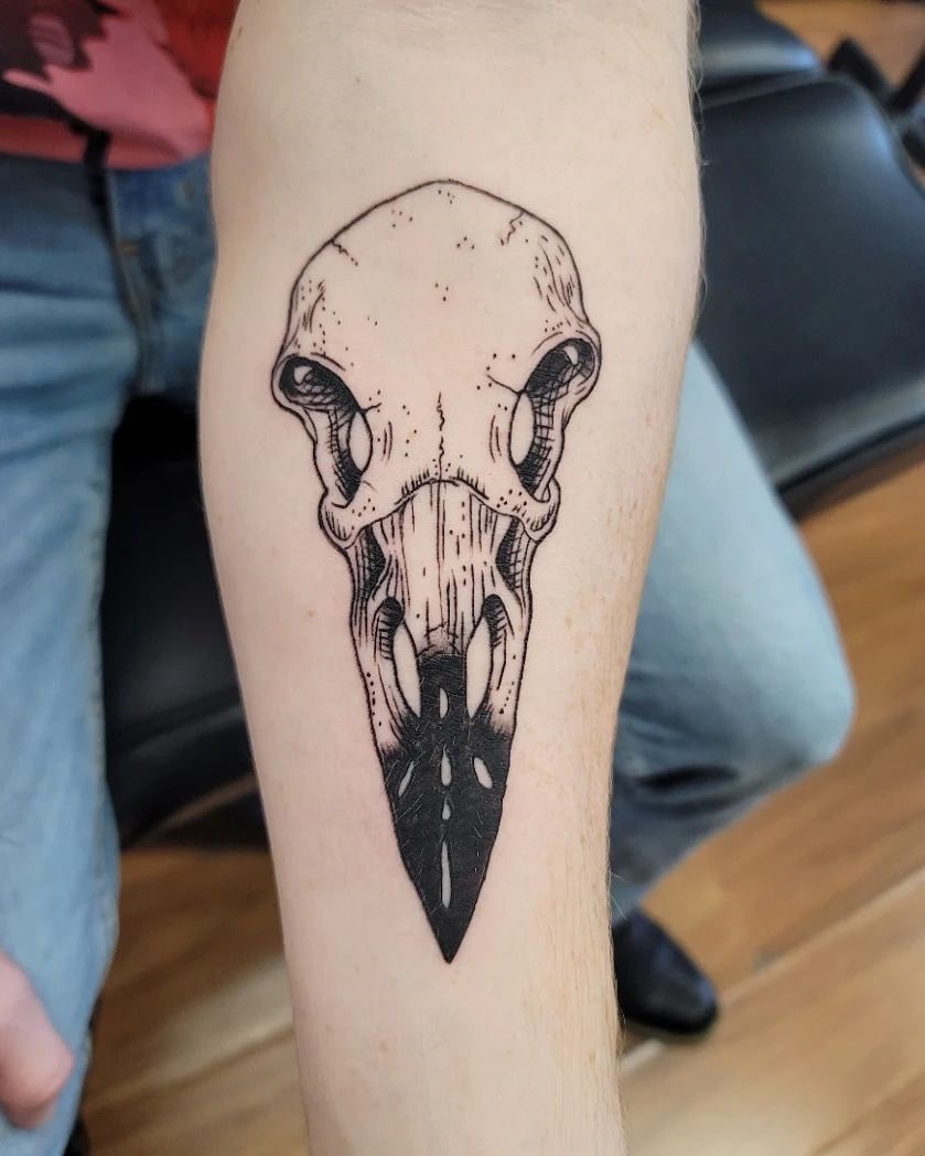 Raven tatuaż czaszki