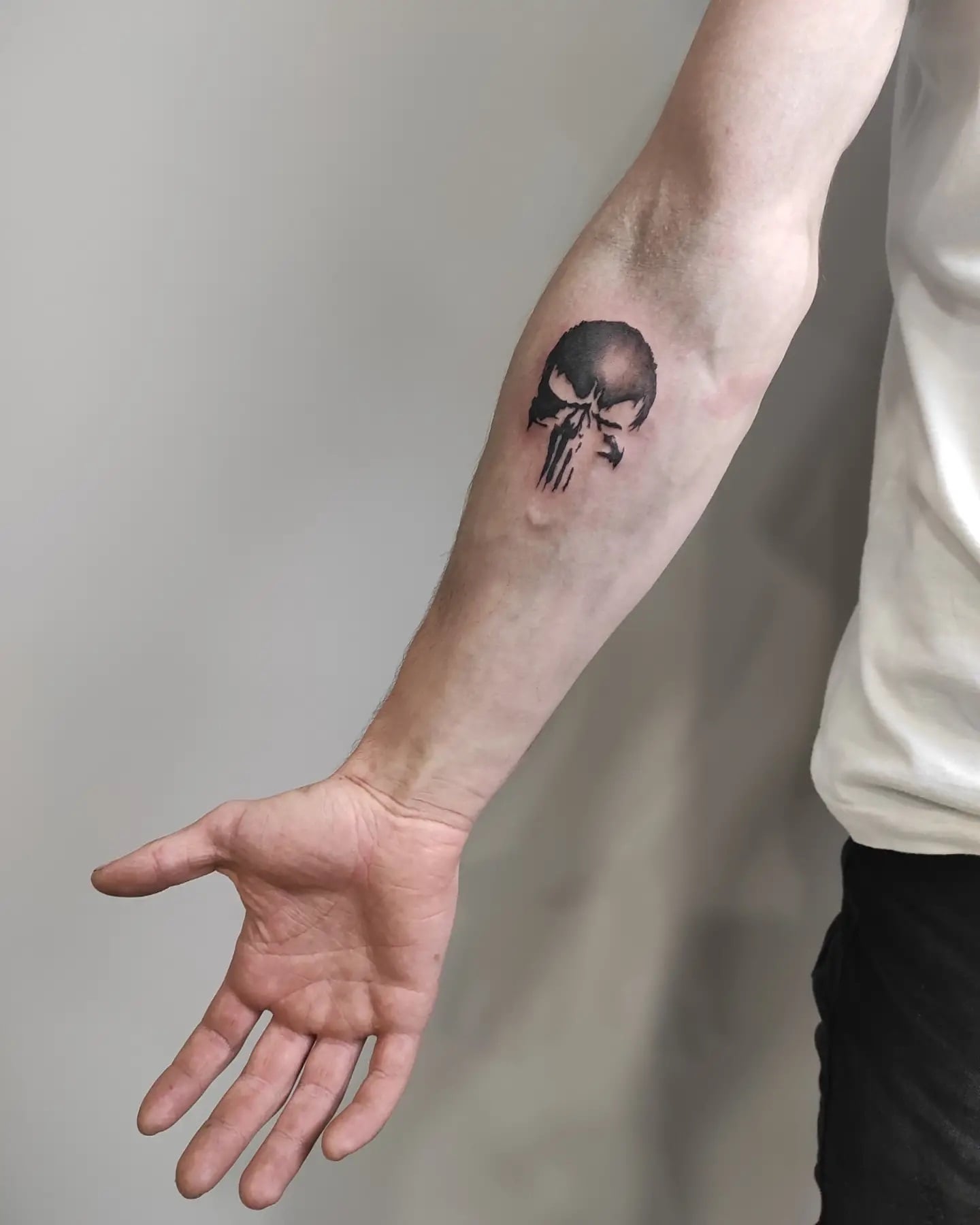 Mały tatuaż czaszki Punishera