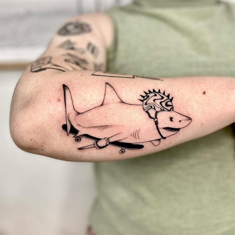 Tatuaż zarys rekina