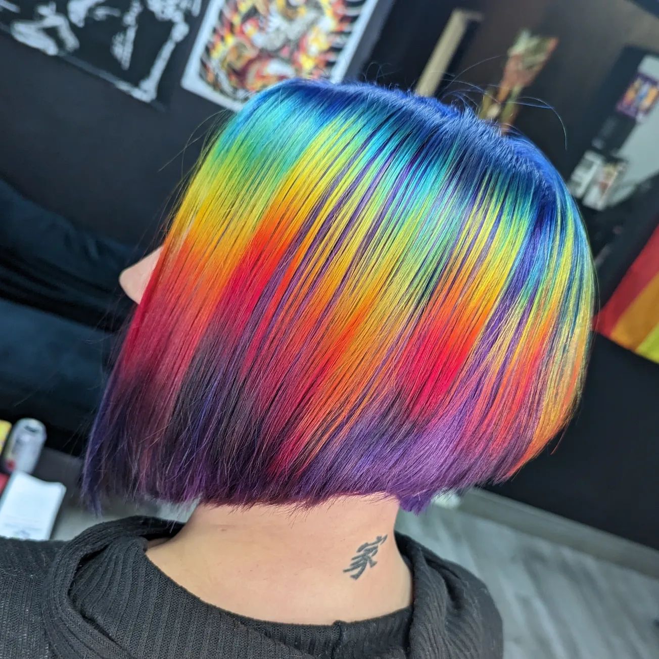 Kurzer Regenbogen-Bob-Haarschnitt