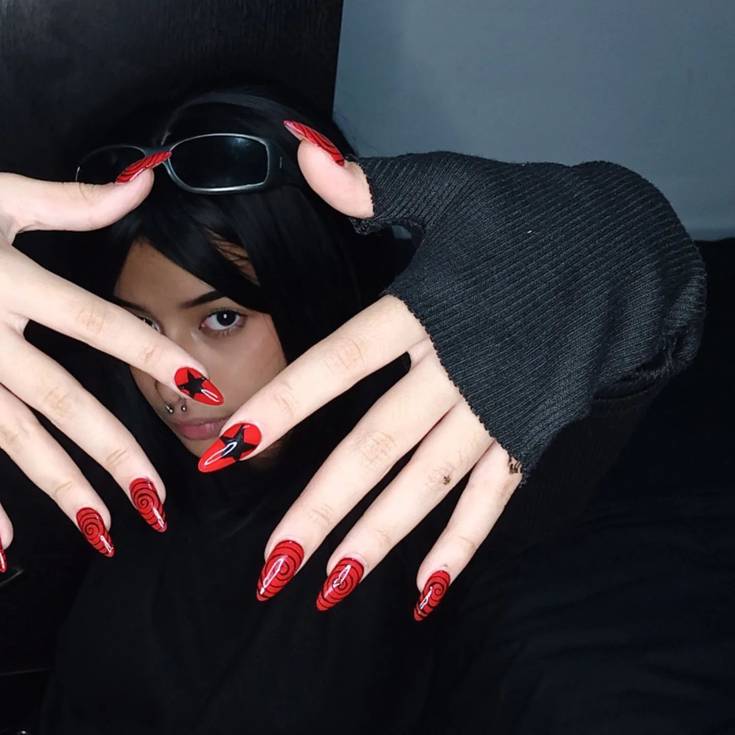 Goth red nails