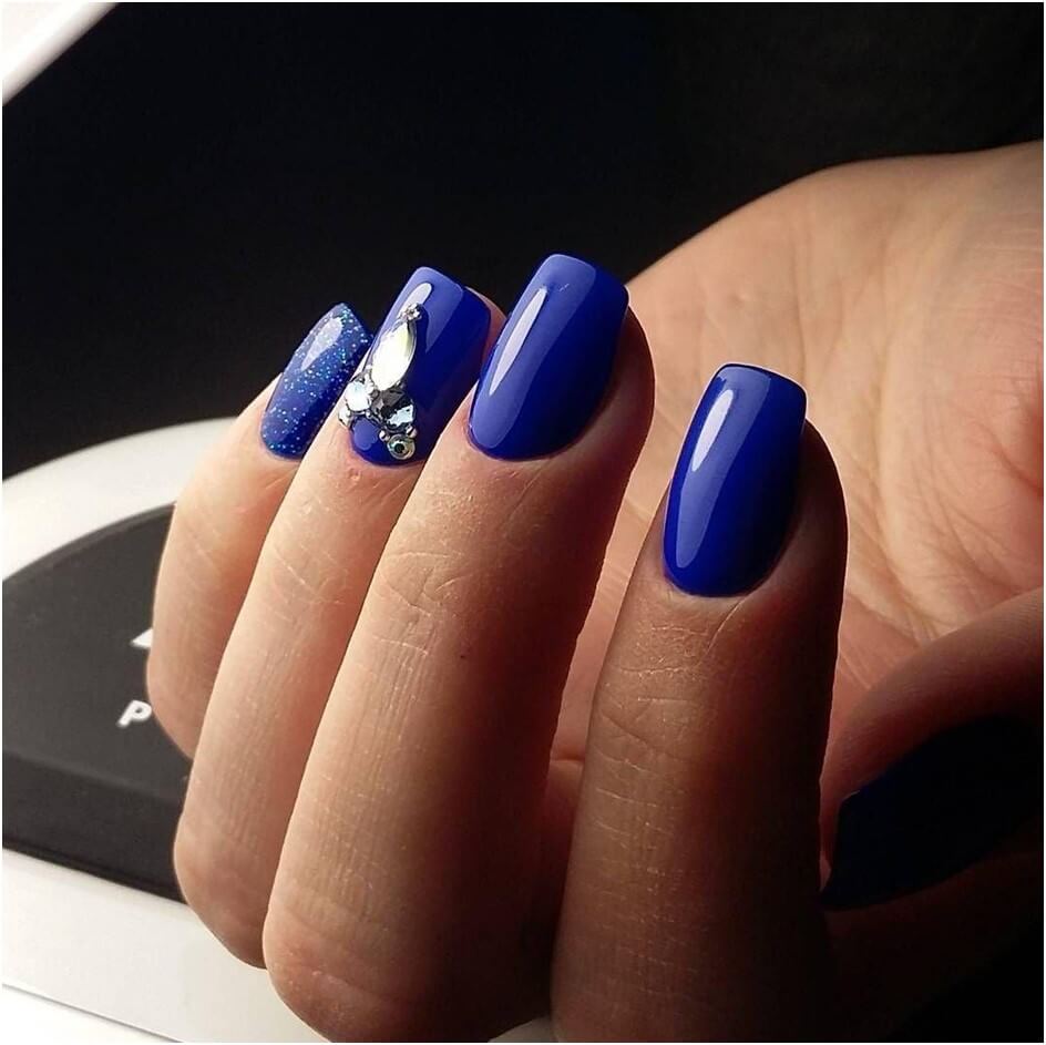 Short Royal Blue Nails with Diamonds