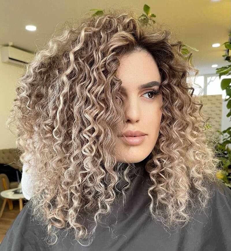 25 Balayage Ideen F r Langes Und Kurzes Lockiges Haar