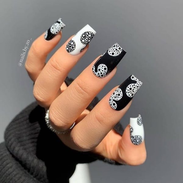 Черно белый дизайн ногтей