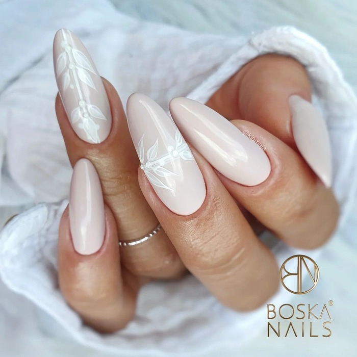 Nune bridal milk white manicure