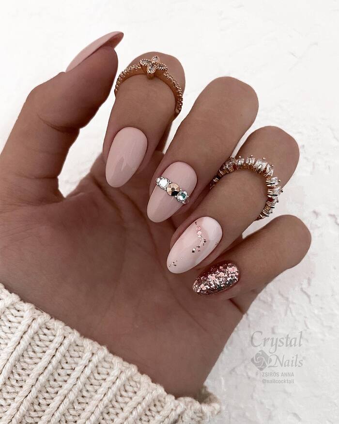 Soft pink and rose gold bridal manicure