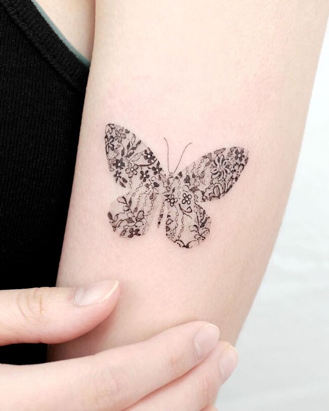 Татуировки переводные временные бабочка на розе 21х11,5 см TBS-8380