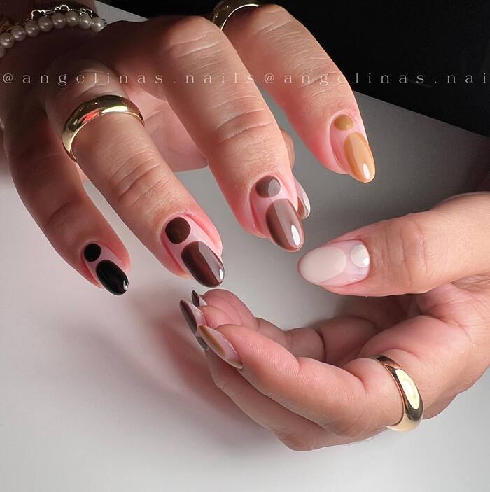 Easy Fall Nails In Brown And Nude Colors