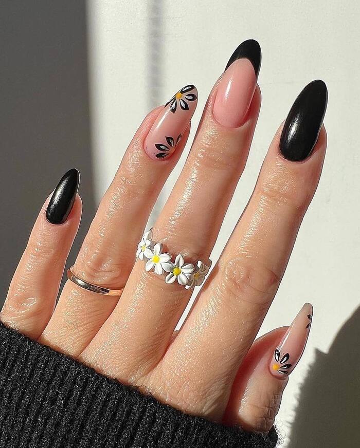 Fall Manicure With Black and White Flowers