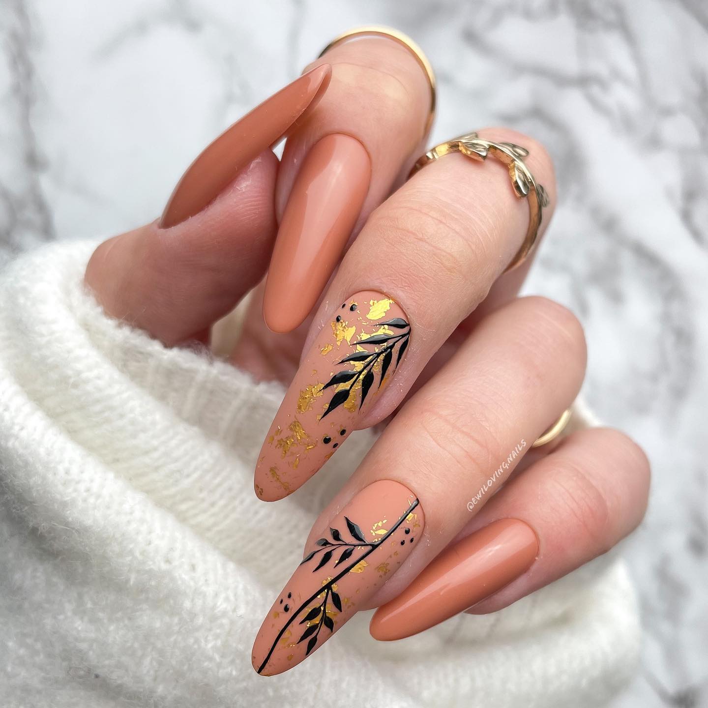 32 Fall Color Nail Designs Cozy Ideas For Velvet Season 2023