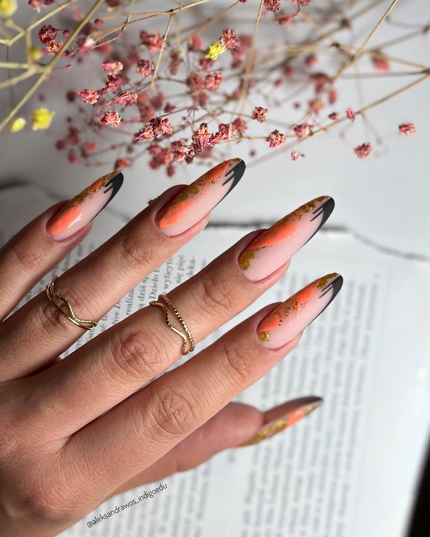 32 Nageldesigns In Herbstfarben Gem tliche Ideen F r Die Samtsaison 2026