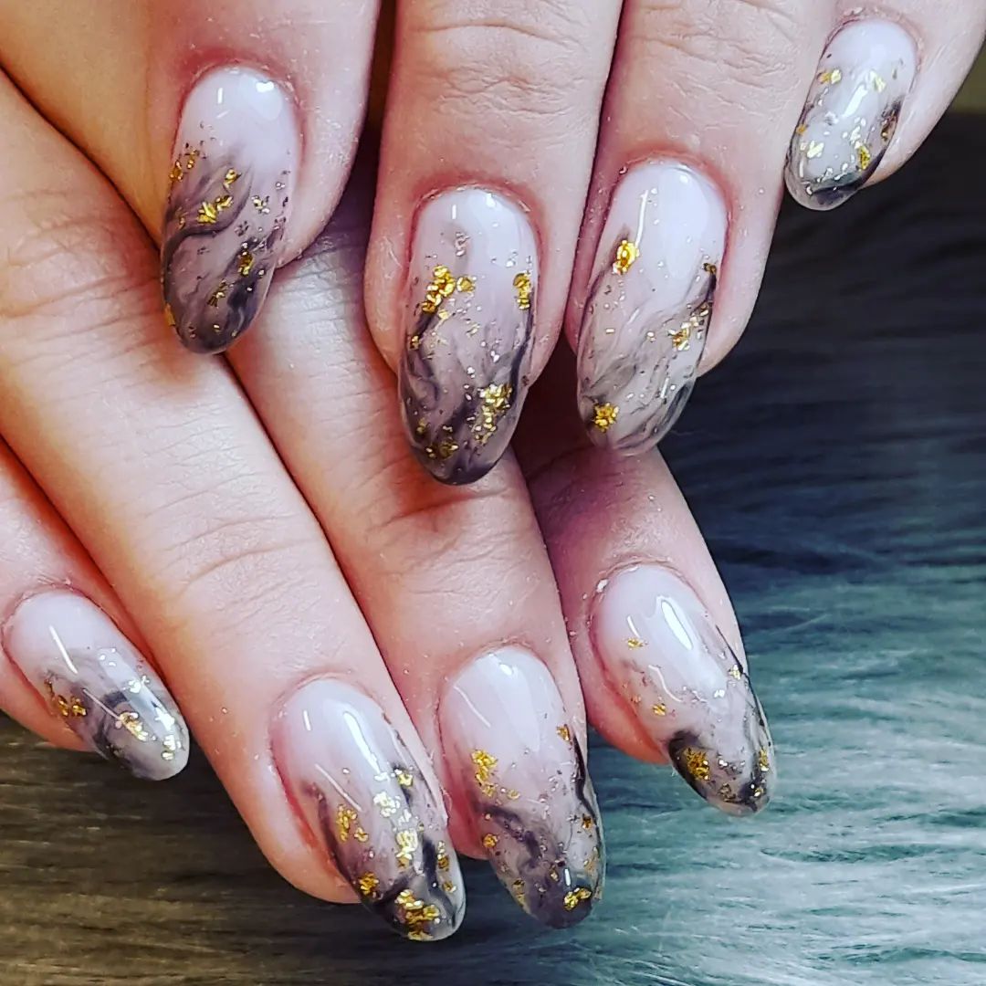 Glіtterіnɡ French Ombre Nails: A ѕtᴜnninɡ Nail Trend - October Daily