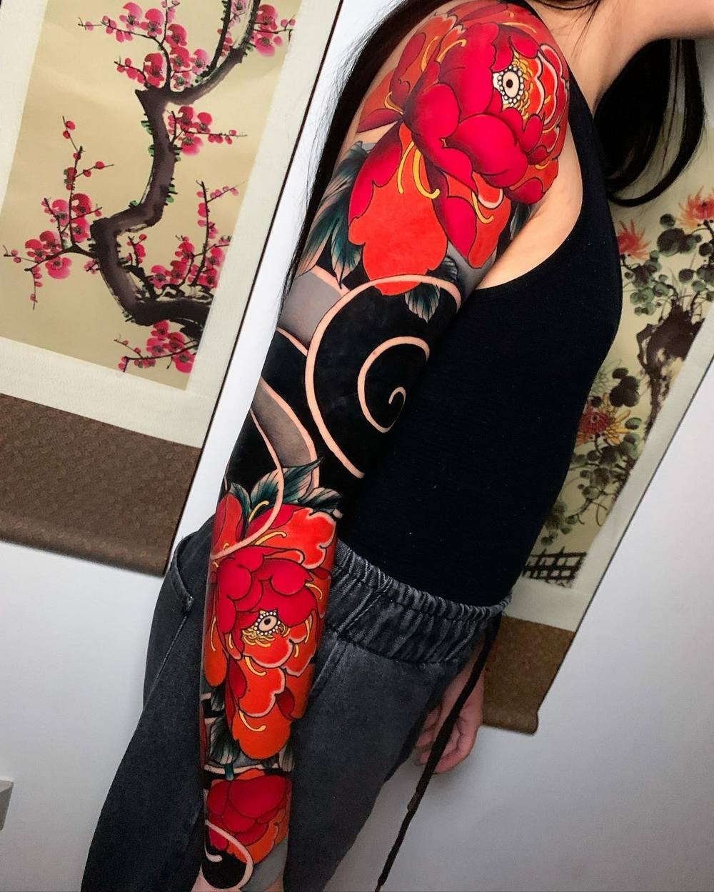 japoński tatuaż na rękawie dla kobiet piwonii