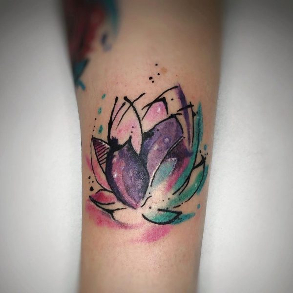 Akwarela tatuaż lotosu