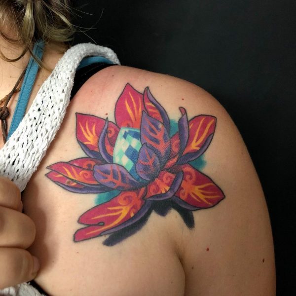 Lotusblüten-Tattoo