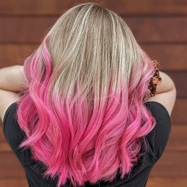 Blondes bis rosa Ombre-Haar