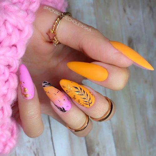 Orange und rosa matte Nägel