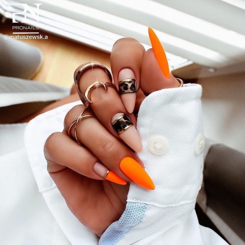 Матовый оранжево-бежевый дизайн ногтей