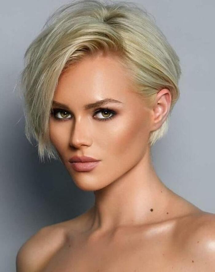 Variation of Pixie Bob Haircut For Thick Straight Hair