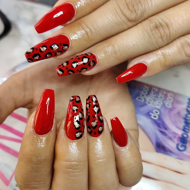 Short Red Coffin Nails