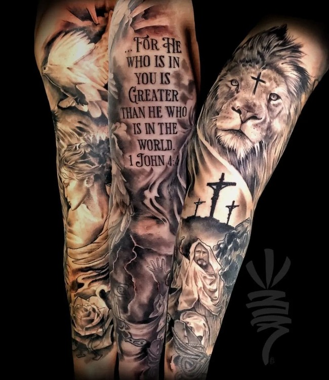 Татуировка рукава с библейской цитатой